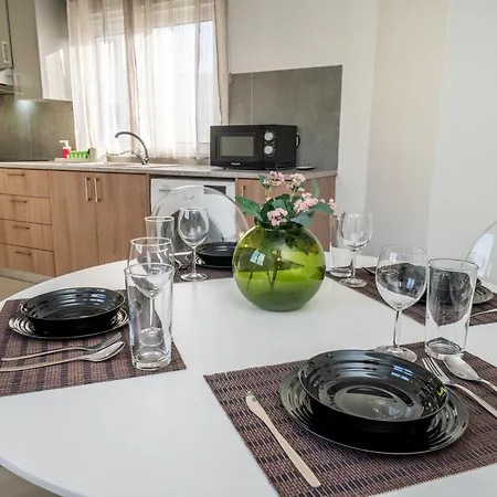 2 Bedroom Flat דירה *