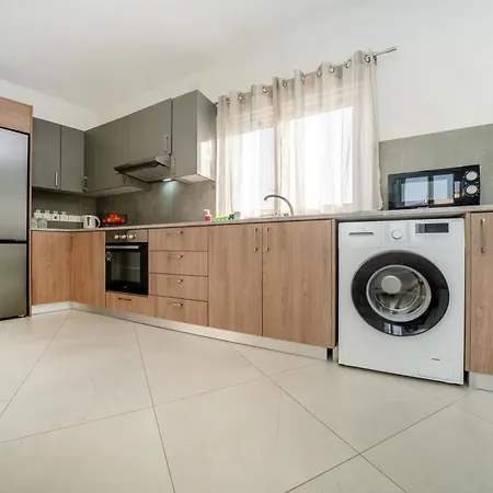2 Bedroom Flat Apartment Nikosia