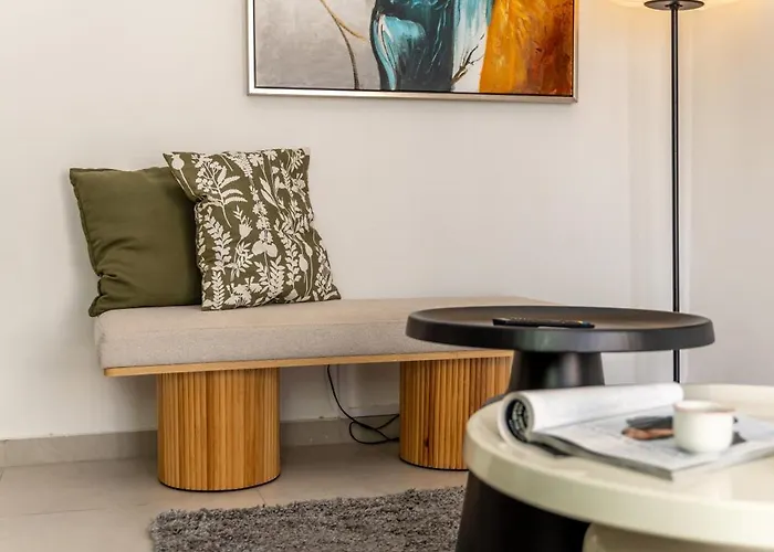 2 Bedroom Flat アパート